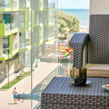 Sunset View Apartment- Pools Apartament *